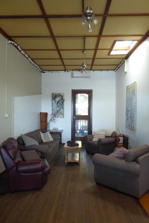 Potters Warehouse Apartment Белинген Екстериор снимка