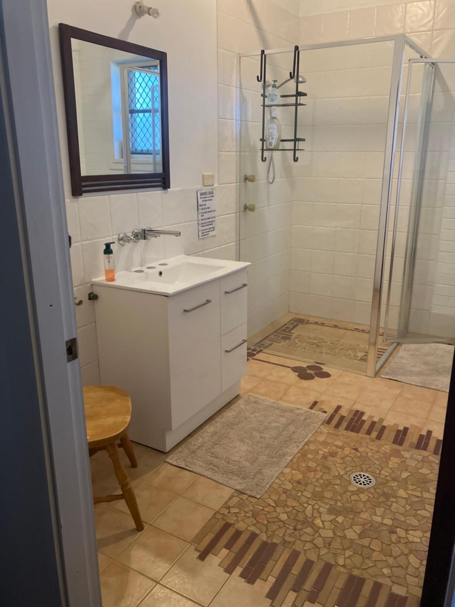 Potters Warehouse Apartment Белинген Екстериор снимка